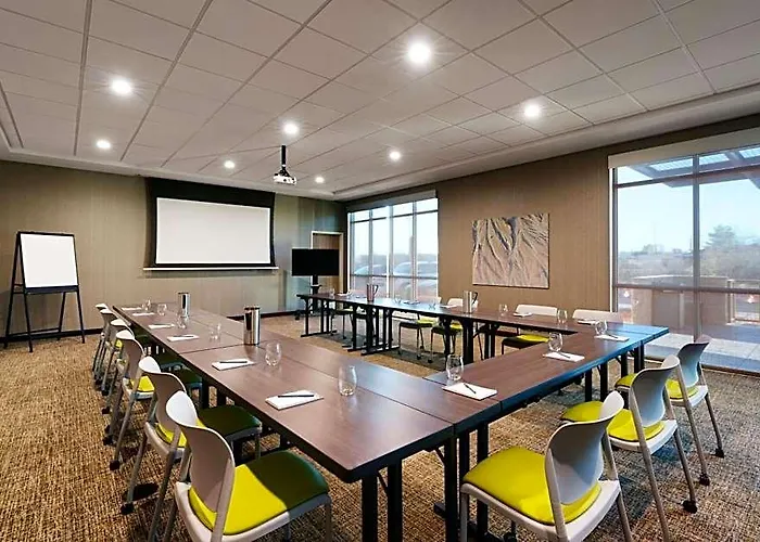 Hotel Springhill By Marriott 3*