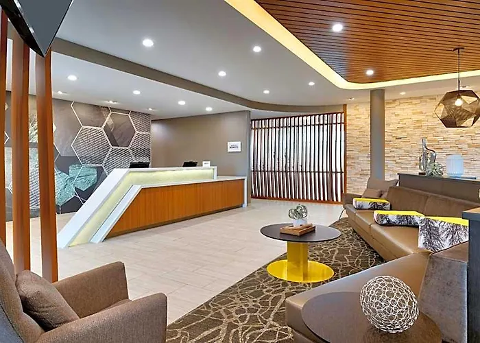 Springhill By Marriott Hotel 3*